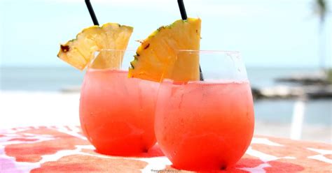 10 Best Coconut Rum Drinks with Cranberry Juice Recipes