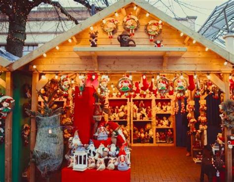 Dublin Castle Christmas Market: Opening Hours (+What to see)