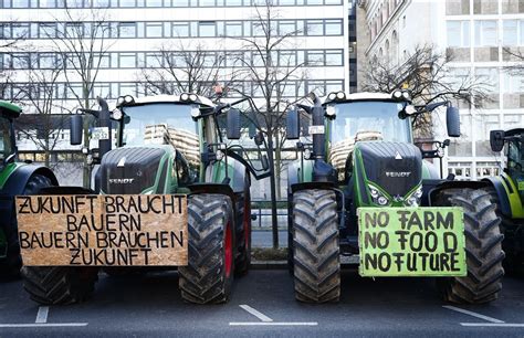 German farmers protest in Berlin - Anadolu Ajansı