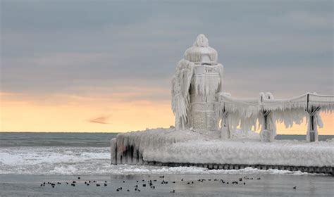 The Great Lakes' Eerily Frozen Lighthouses