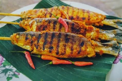 Makanan Unik Sate Bandeng Cita Rasa Khas Kuliner Para Sultan | RADIO UNIMMA