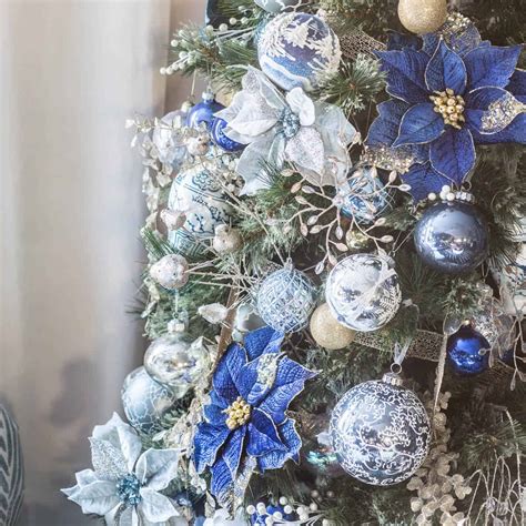 Blue and White Christmas Tree Decor (plus 40 Bloggers' Christmas Trees)