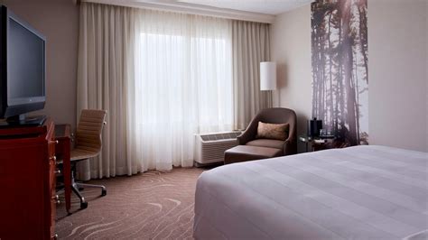 Detroit Airport Hotels | Detroit Metro Airport Marriott