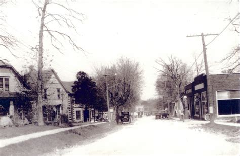 This photo, which appeared on an undated postcard, shows Commercial ...