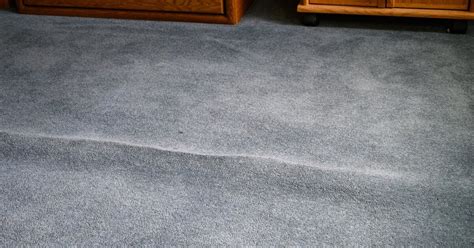 A Complete Guide on How to Stretch Carpet Yourself | Hometalk