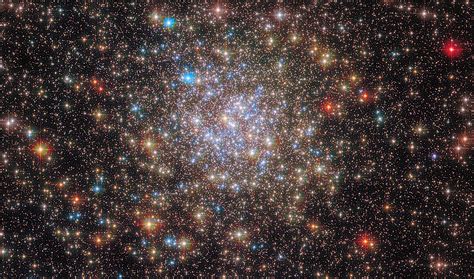 Hubble Image of a Milky Way Globular Star Cluster Shows Heaven's ...