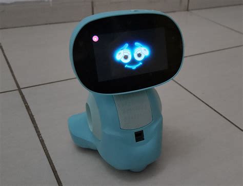 Review: Miko 3 Personal AI Robot – Gadget Voize