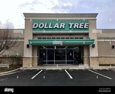 The storefront of a Dollar Tree store Stock Photo - Alamy