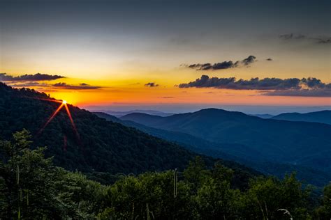 Sunset on Roan Mountain Tennessee [OC] [4947 x 3298] : r/EarthPorn