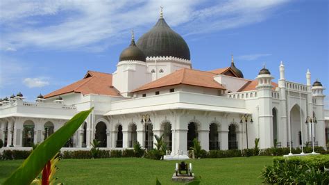 Poison Apple: Top 10 Most Beautiful Mosques in Malaysia