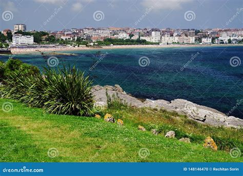 Cantabrian Coast in Santander, the Bay of Biscay, Atlantic Ocean, Spain ...