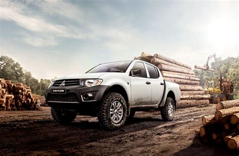 Mitsubishi Triton Heavy Duty introduced for RM72k – standard-fit off ...