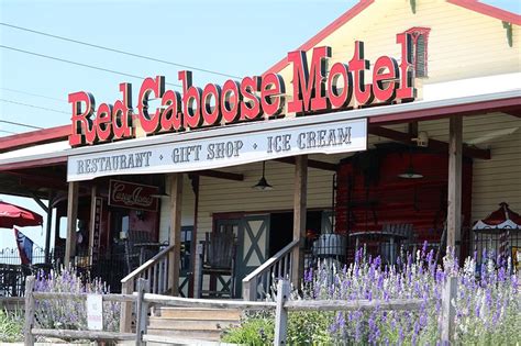 Red Caboose Motel & Restaurant - Authentic Red Cabooses Turned Into A Family Retreat In Pennsylvania