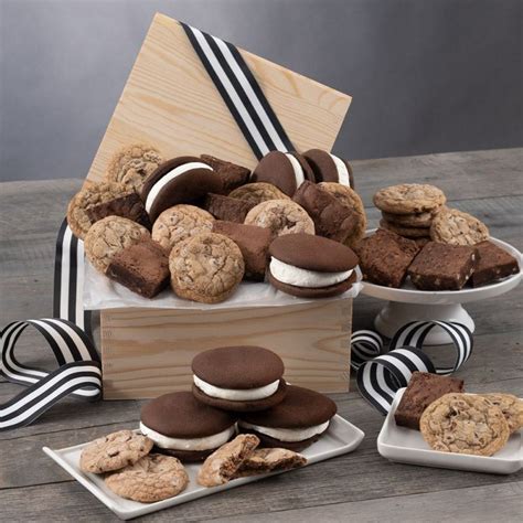 Baked Goods Premium Gift Basket