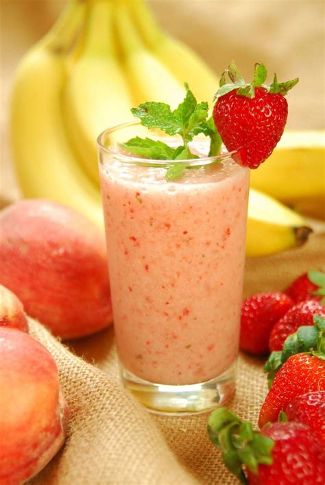 Frosted red fruit smoothie - Clean Eating Snacks | Recipe | Fresh fruit ...