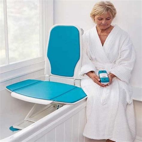 Bathtub Lift Buying Guide | SeniorsMobility