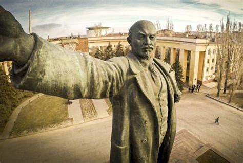 Vladimir Lenin Statue