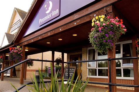 PREMIER INN BARNSTAPLE HOTEL (Devon) - Hotel Reviews, Photos, Rate ...