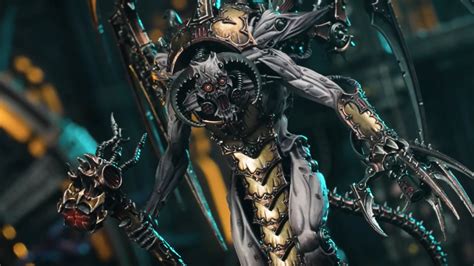 Crafty fan makes unreleased Warhammer 40k daemon from foil