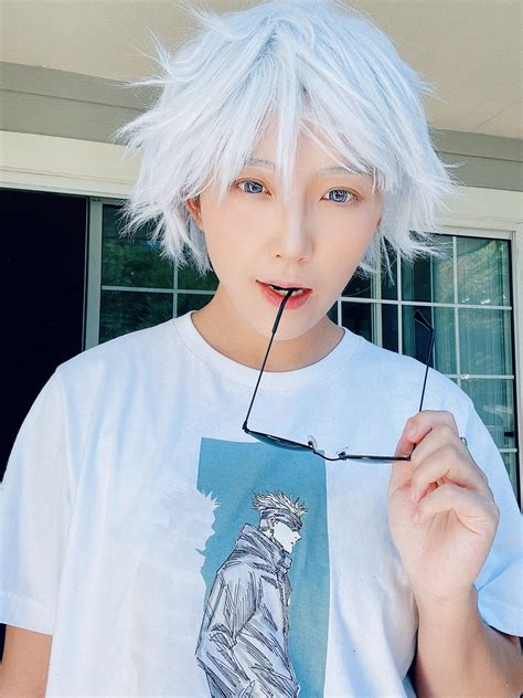 Gojo cosplay wearing my Uniqlo x JJK shirt! : r/JuJutsuKaisen