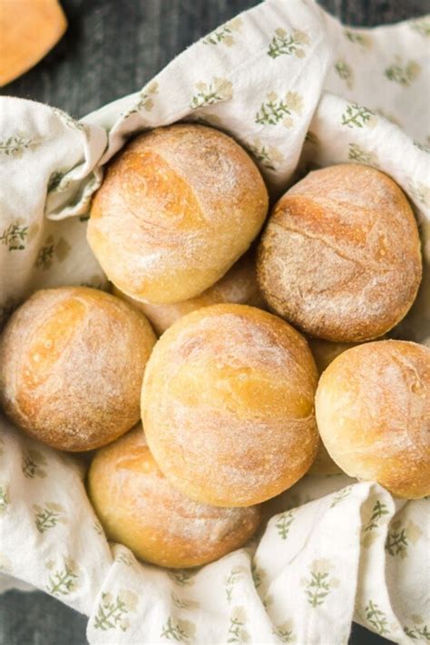 The Best-Ever Crusty Sourdough Rolls (Easy Recipe!) | Recipe | Sourdough rolls, Sourdough ...