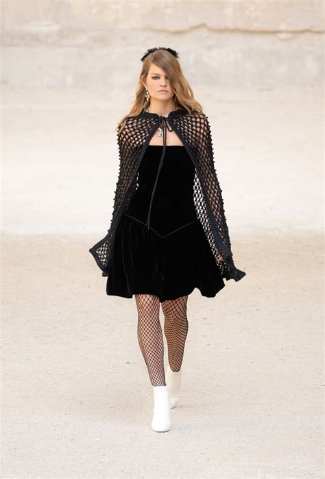 Chanel Resort 2022 Fashion Show | The Impression