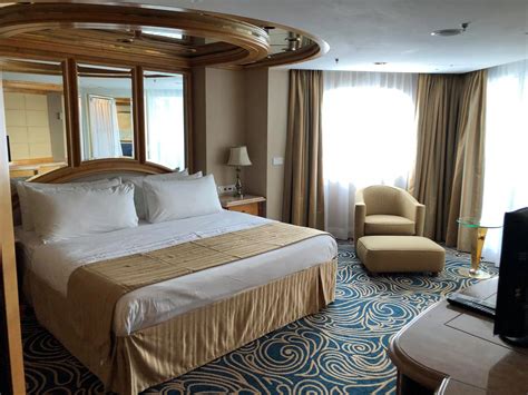 Photo tour of Enchantment of the Seas Royal Suite stateroom | Royal Caribbean Blog