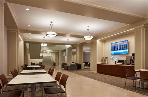 Amtrak Opens New Chicago Lounge for Premium Customers - Amtrak Media