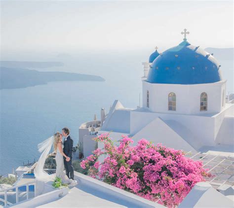 Your Guide to Getting Married in Santorini-Destination Weddings in Greece