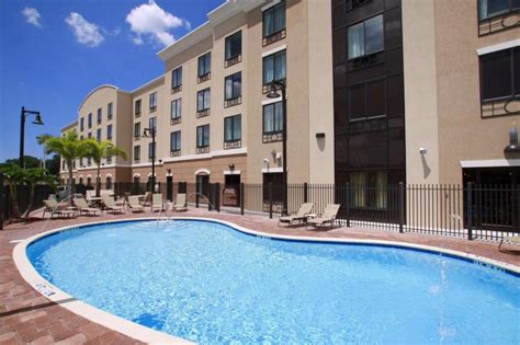 Holiday Inn Express Hotel & Suites Tampa-USF-Busch Gardens in Tampa (FL) - Room Deals, Photos ...