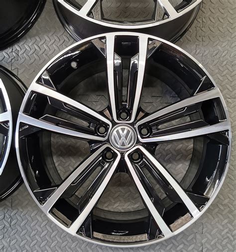 VW Golf MK7.5 - Sevilla 5G0601025CM - 4 Pcs | OEM Alloy Wheels