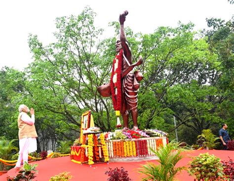 PM Modi pays homage to Kanaka Dasa