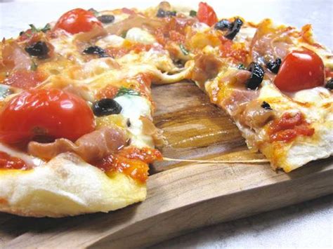 Frying Pan Pizza | Recipe | Cuisine Fiend