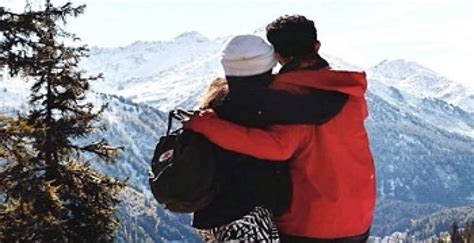 Kashmir Honeymoon Packages | Couple Tours Only 12,300 Rs