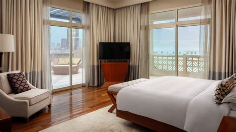 Luxury Hotel Rooms & Suites in Doha | Grand Hyatt Doha