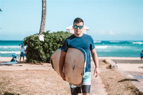 Why You Should Consider Taking Surfing Lessons on Your Trip to Hawaii ...