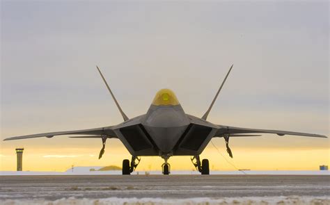 A Frightening Fact the F-22 Raptor and F-35 Both Share (And Why Chinese Stealth Fighters Are in ...