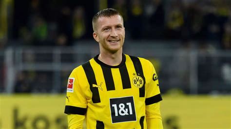 Borussia Dortmund captain Marco Reus set to stay for another year - report