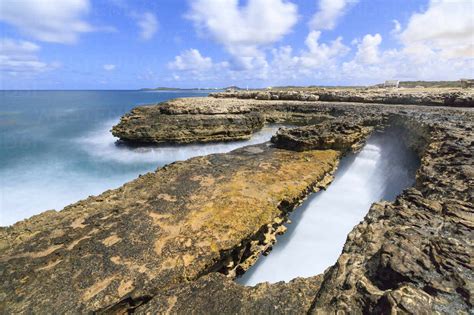 Rough sea and cliffs, Devil's Bridge, Antigua, Antigua and Barbuda ...