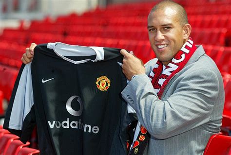 TIM HOWARD MANCHESTER UNITED - Nusrene Nama