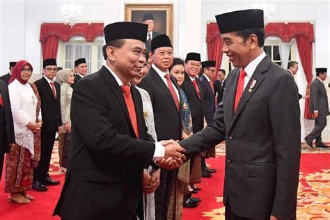 Jokowi Lantik Penyokong Setia Dalam Rombakan Kabinet Jelang Pilihan Raya Umum, Berita Dunia ...