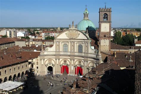 The Piazza Ducale and Vigevano Cathedral in Vigevano, Italy. Editorial ...