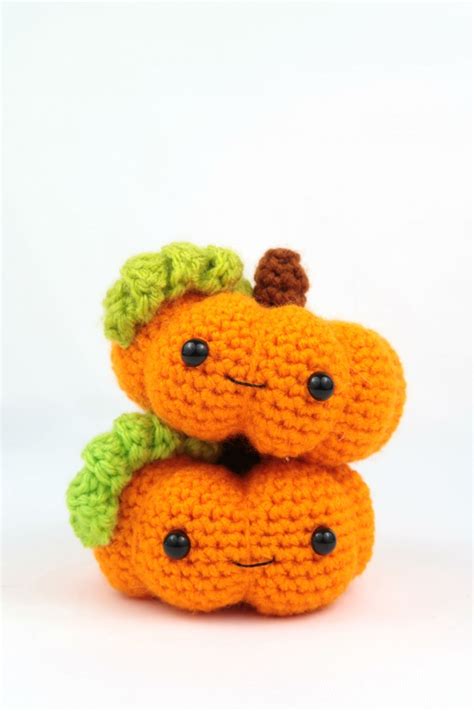 Pumpkin Amigurumi - Free Crochet Pattern - StringyDingDing