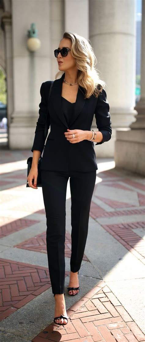 31 idées des tenues chics et classes pour femme Office Outfits Women, Winter Outfits For Work ...