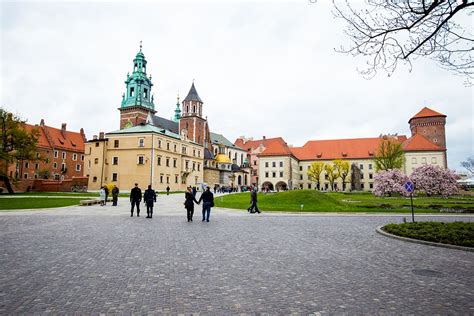 Touring Krakow- Wawel Castle and Cathedral – Sweet C's Designs