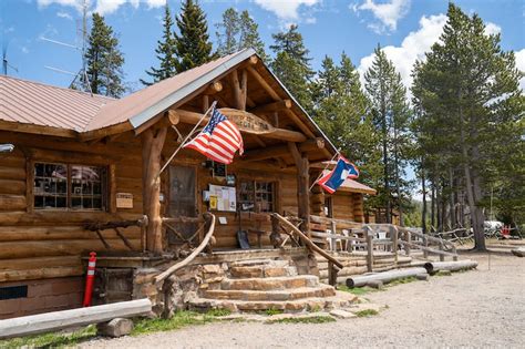 19 Best Small Towns in Montana for a Weekend Getaway