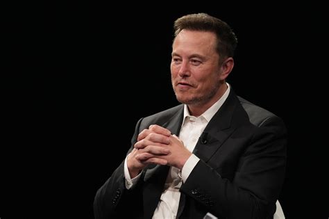 Elon Musk Says He Won’t Donate to Trump or Biden - Bloomberg