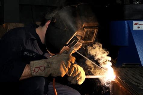 Are Welding Fumes Toxic? 3 Ways To Deal With Welding Fumes – WeldingBoss.com