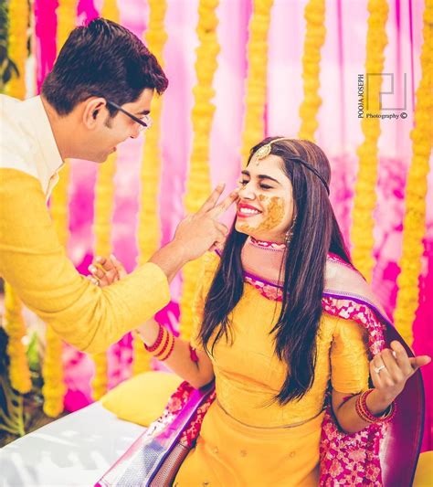 Indian Wedding Poses, Indian Wedding Couple Photography, Pre Wedding ...