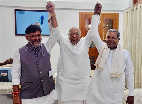 Karnataka CM oath ceremony live updates: Siddaramaiah sworn-in as CM, Kharge, Rahul, Priyanka ...